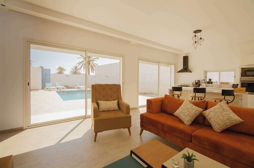 Villa céleste à Djerba - Piscine privée 2' de la Mer