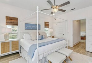 Room - BRISAS DE MAR! Walk to FloraBama! Luxury+Modern+Coastal 5 Bedroom Home~Sleeps 16 (Pensacola)