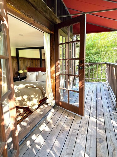 Lush Hollywood Hills Cabin Retreat