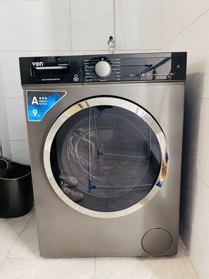 Interior - Chic, furnished BnB with high-speed internet and a washing machine. Stay ready. (Nairobi)