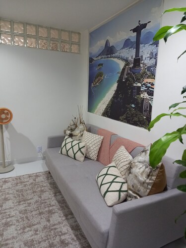Copacabana, low location, with 2 bedrooms for up to 6 people.