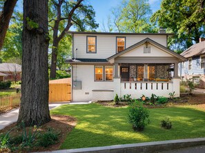 Exterior - Sylvans Escape - Pool, Hot Tub, Games, Sleeps 12, 10mins from World Cup Stadium (Atlanta)