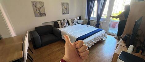 2 bedrooms, iron/ironing board, free WiFi, bed sheets