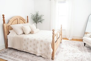 4 habitaciones, escritorio, tabla de planchar con plancha y wifi gratis 