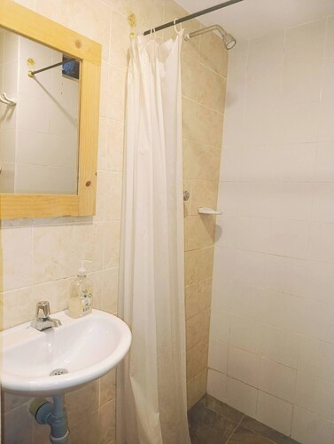 Spacious rooms for 2 with private bathroom 187715