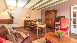 Living area - La Maison de Léa by Interhome (Saint Coulomb)