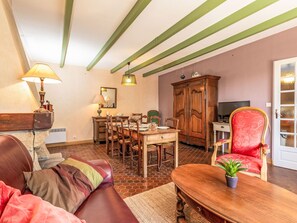 Living area - La Maison de Léa by Interhome (Saint Coulomb)