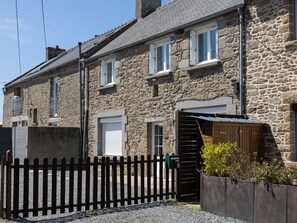 House - La Maison de Léa by Interhome (Saint Coulomb)