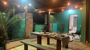Outdoor dining - Cozy house with beautiful panoramic views in Ilhabela (Ilhabela)