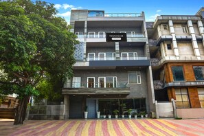 House | Exterior - Classic With Balconyrohini Sector 23 (New Delhi)