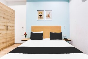 House - Classic With Balconyrohini Sector 23 (New Delhi)