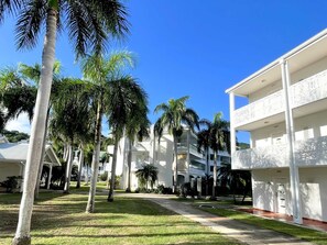 Exterior - 806 Cozy 1-Bedroom Garden Apartment – Steps from the Beach in Saint Martin (SAINT MARTIN)