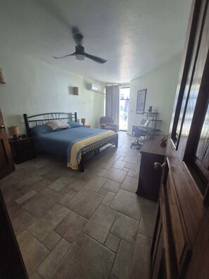 2 bedrooms, iron/ironing board, Internet, bed sheets