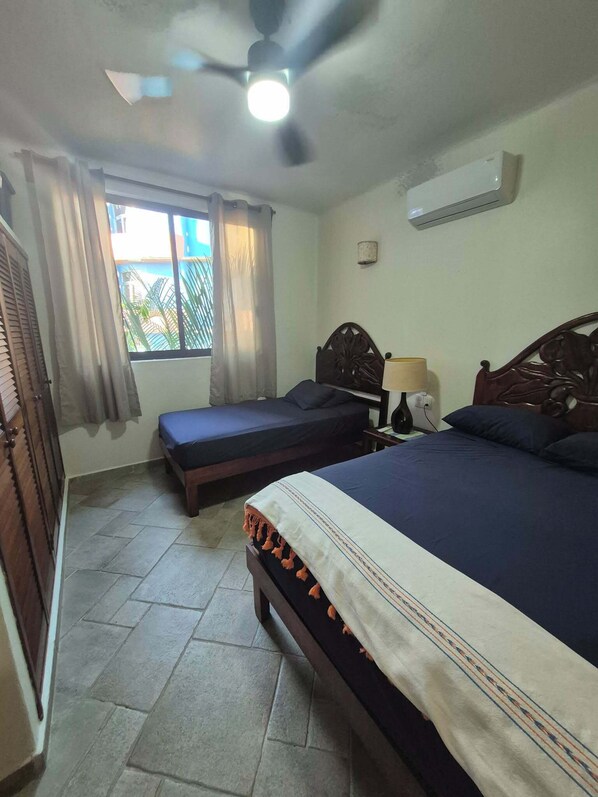 2 bedrooms, iron/ironing board, Internet, bed sheets