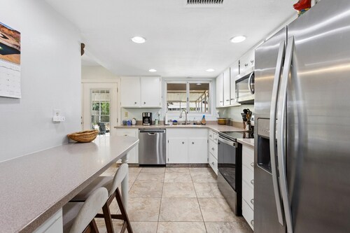 Tranquil Sun City West 2BR | 55+ Community Pool
