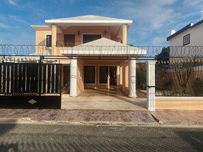 Exterior - Large House With AC Wifi Parking Ideal for Families (San Juan de la Maguana)