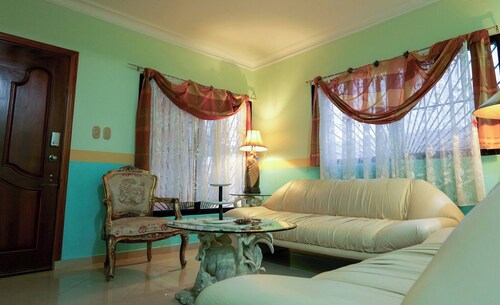 Large House With AC Wifi Parking Ideal for Families