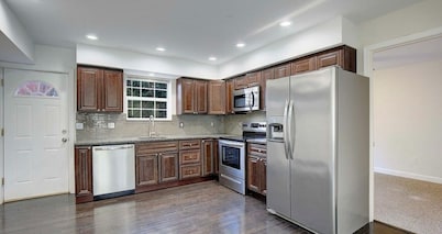 Spacious 4-bedroom house with AC in brilliant Annapolis