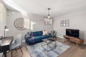 Living area - Creekside Trails - Your Luxury Retreat (Langley Township)