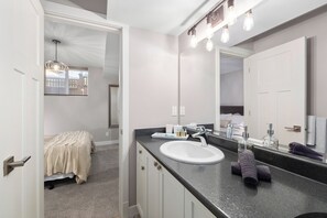 Bathroom - Creekside Trails - Your Luxury Retreat (Langley Township)