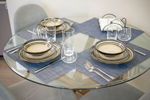 Dining - Creekside Trails - Your Luxury Retreat (Langley Township)