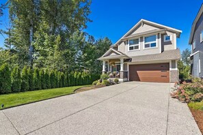 Exterior - Creekside Trails - Your Luxury Retreat (Langley Township)