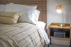 Room - Creekside Trails - Your Luxury Retreat (Langley Township)