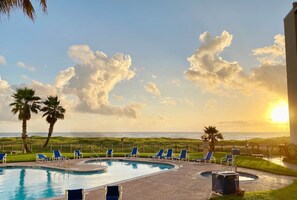 Pool - Beautiful 4Ba/Br, oceanfront, & ground floor- one of only several on the island! (South Padre Island)