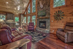 TV, fireplace - Luxury Mountain House|HotTub|Decks|Shuffleboard (Mineral Bluff)