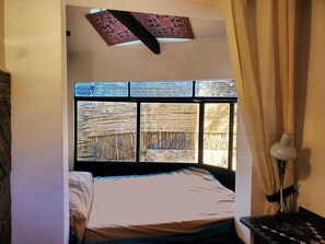 4 chambres, fer et planche à repasser, accès au Wi-Fi (inclus)