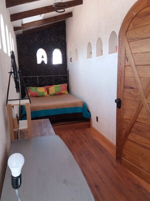 4 chambres, fer et planche à repasser, accès au Wi-Fi (inclus)