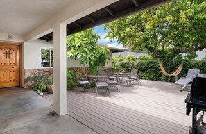 Outdoor dining - 8 Min Walk to Beach • 3BR Lush Encinitas Retreat with Spa (Encinitas)