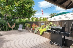 Terrace/patio - 8 Min Walk to Beach • 3BR Lush Encinitas Retreat with Spa (Encinitas)