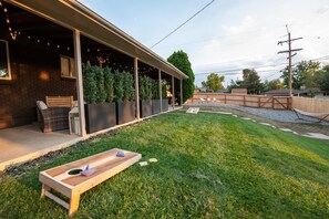 Property grounds - Private Upper Unit Home, Pet Friendly, Min to DT (Arvada)
