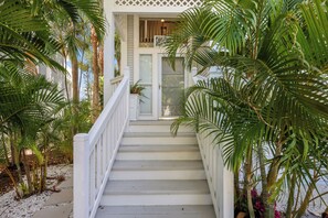 Exterior detail - Boca Bay Kentia - 3 bed / 3 bath - 30 night minimum - Summer/Fall Pricing! (Boca Grande)