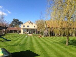House - TYE Barn 5BR With Games Room Pet Friendly (Newmarket)