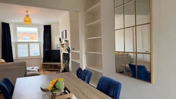 3 bedrooms, Internet