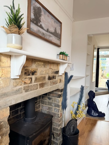 Riverside Cambridge House - Garden Log Burner Waterfront View