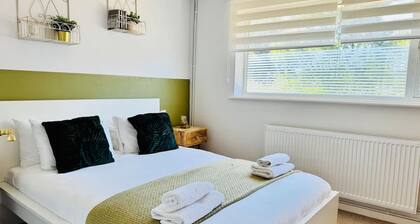 Cambridge Home With Garden and Bbq Near City Cent