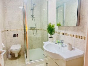 House - Peridot 2BR Ground Floor Aprt NR Addenbrookes (Cambridge)