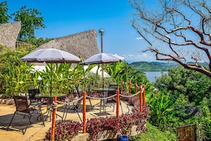 Tempat makan outdoor