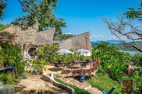Experience Coastal Bliss in Isla Navidad - Stunning Waterviews