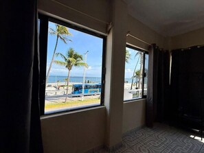 Apartamento, sacada, vista para o mar | Parte interna