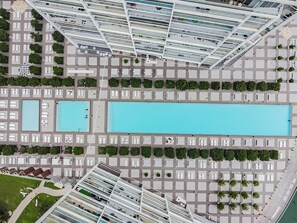 Familien-Suite, Balkon, Stadtblick | Pool