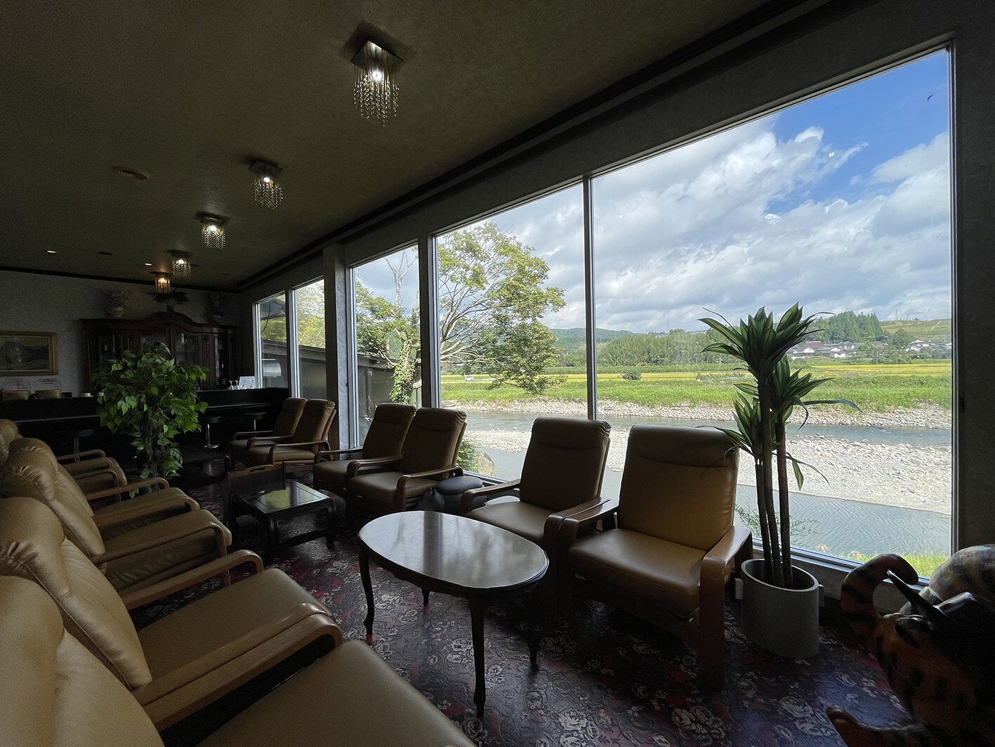 المنشأة من الداخل