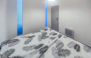 2 bedrooms, free WiFi - Awesome apartment in Sète with WiFi (Sète)