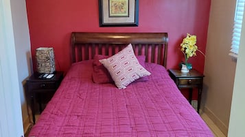 1 habitación, tabla de planchar con plancha, wifi gratis y ropa de cama