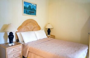Vila, 2 quartos, vista para o jardim