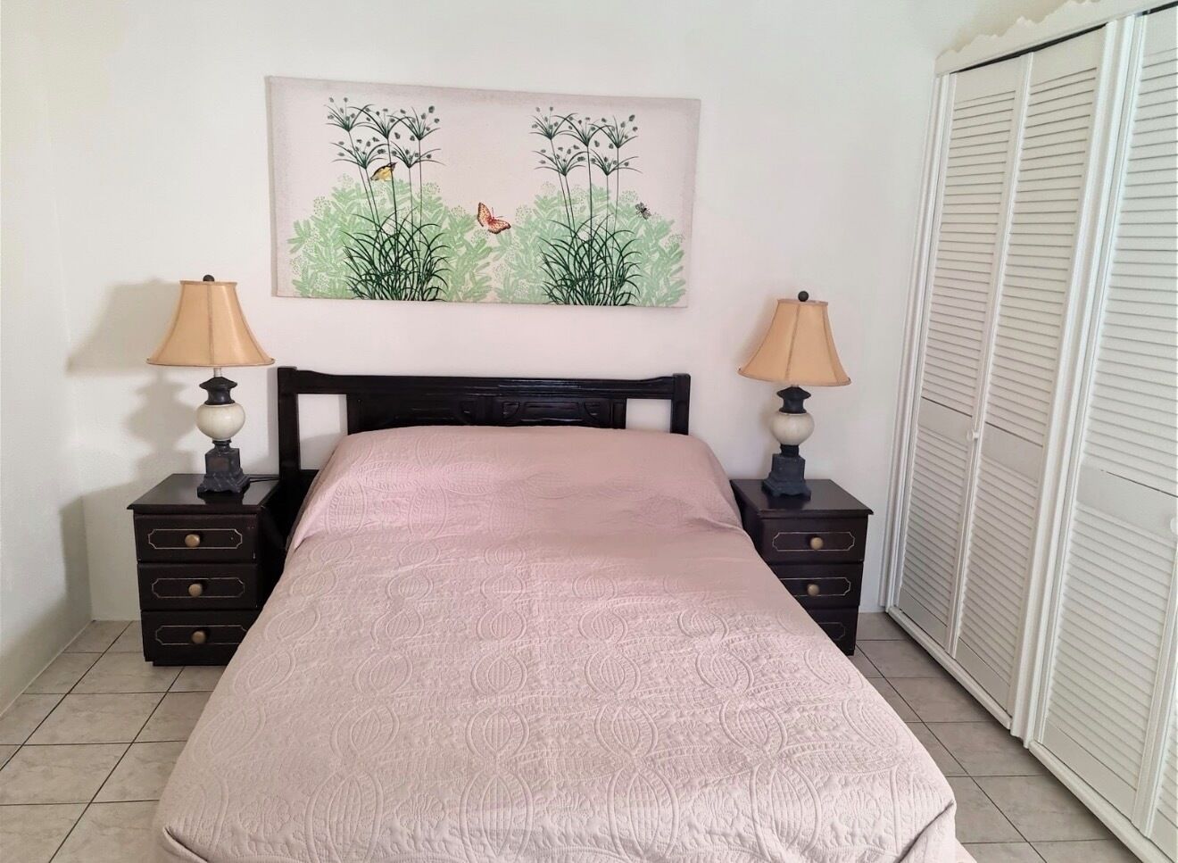 Vila, 2 quartos, vista para o jardim