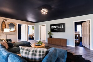 บริเวณนั่งเล่น